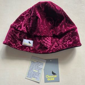 Beautiful stretchy Choucas ‘glide’ cap, maroon color